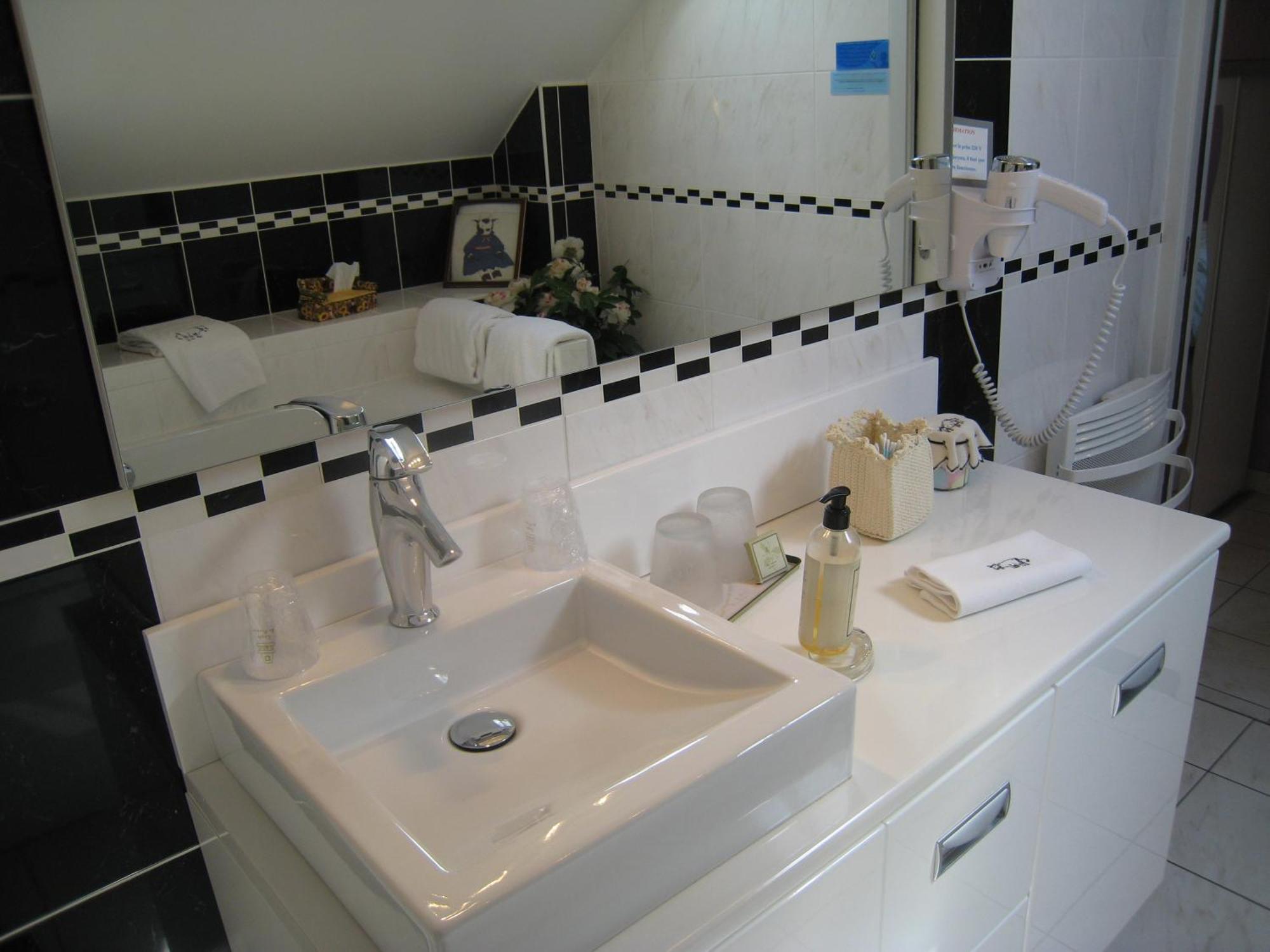 איבטו Hotel Le Manoir Aux Vaches מראה חיצוני תמונה
